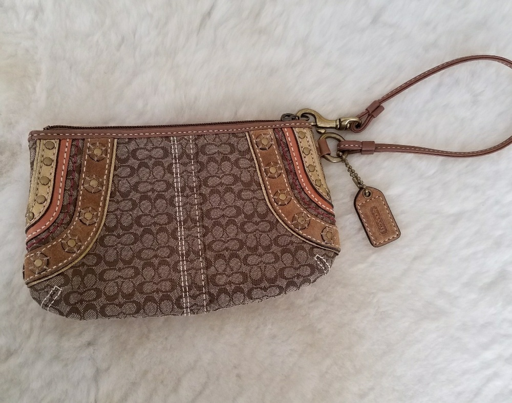 Coach wristlet EUC
